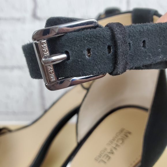 Michael Kors Sylvie mid sandal - Picture 3 of 11